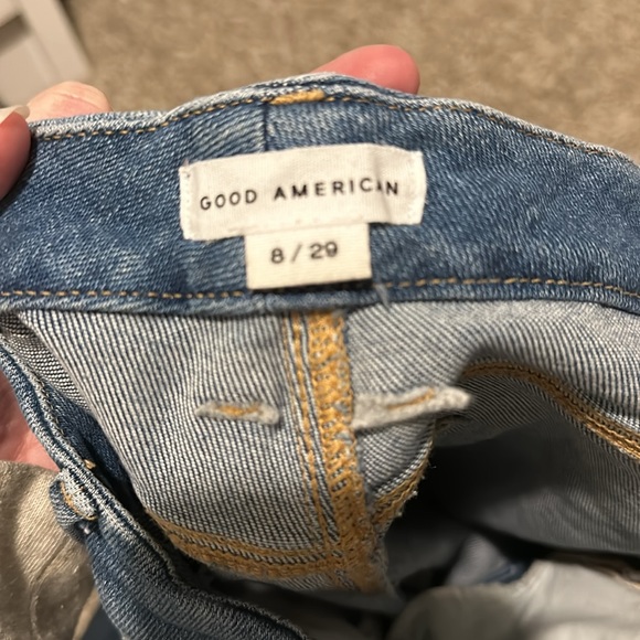 Good American Good Legs Fray Hem Skinny Jeans - Picture 4 of 4